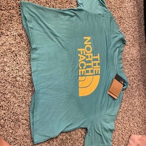North Face NWT cropped shirt